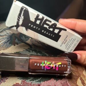 🤎⚠️BRAND NEW W/ BOX FENTY BEAUTY HEAT LIP GLOSS IN SHADE “HOT CHOCOLIT HEAT”🔥